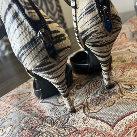 Black cute heels - Picture 5 of 6